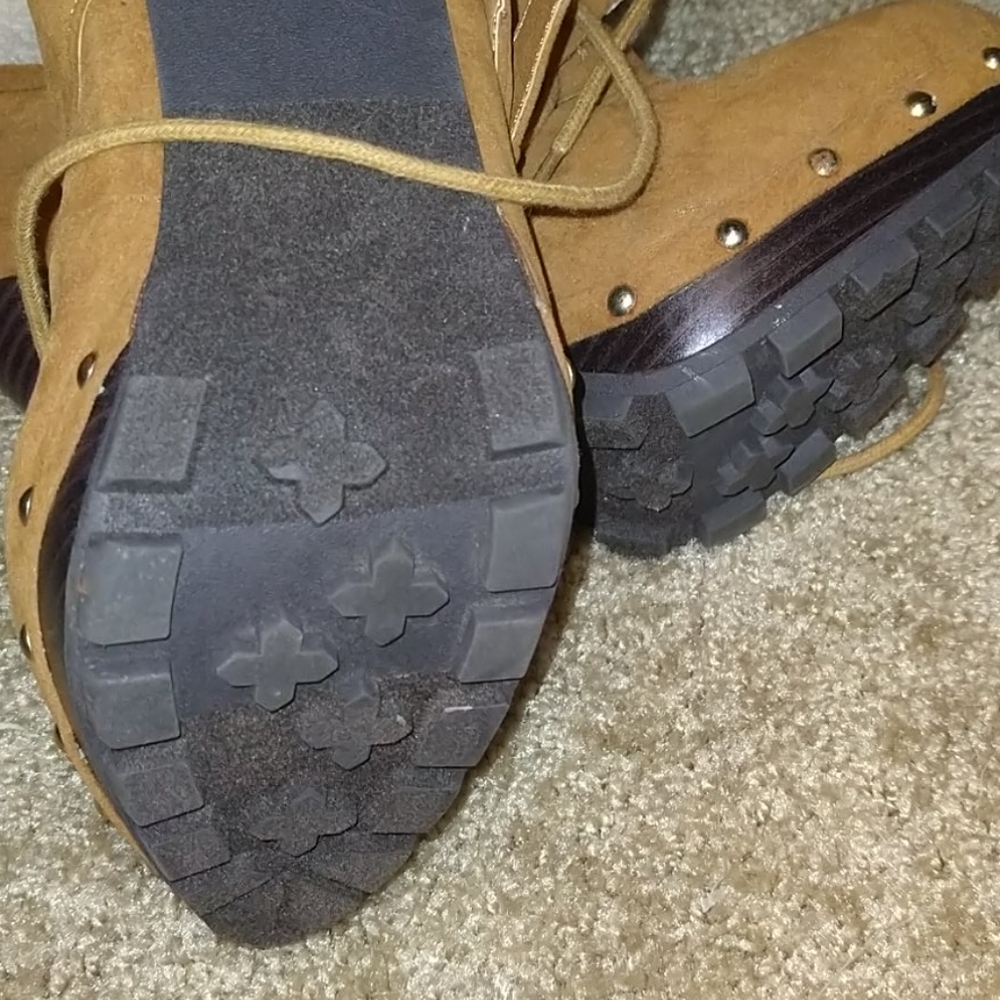 Boots - Picture 4 of 4